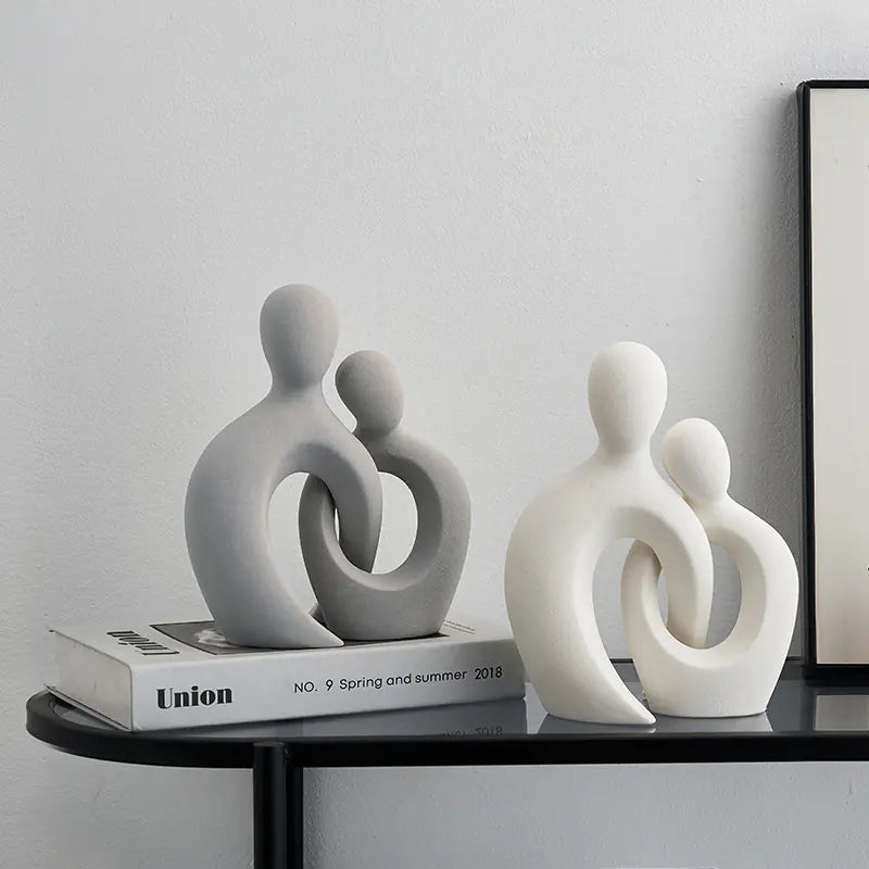 Resin Couple Figurine – Minimalist Abstract Accent for Stylish Interiors