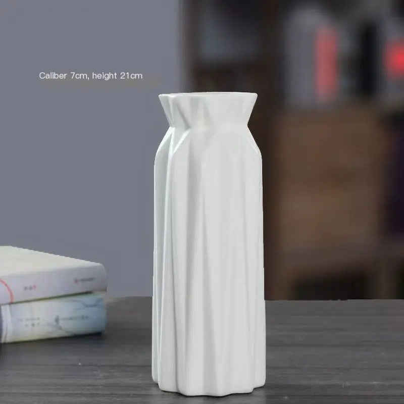 Minimalist Ceramic Flower Holder – Elegant Accent for Home Styling and Office Ambience
